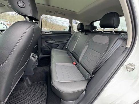 New 2026 Volkswagen Taos SE AWD/4WD image 11