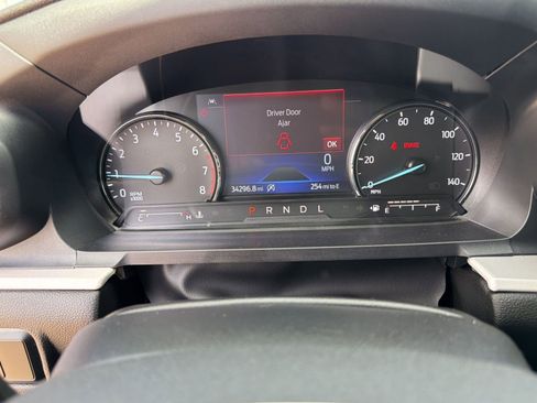 Used 2024 Ford Explorer XLT RWD image 18