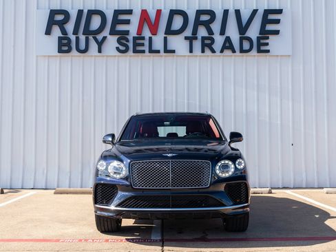 Used 2021 Bentley Bentayga AWD/4WD image 9