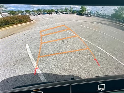 Used 2023 Chevrolet Silverado 1500 Custom image 24