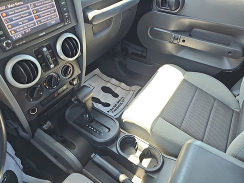 Used 2010 Jeep Wrangler Unlimited Sahara w/ Dual Top Group AWD/4WD image 25