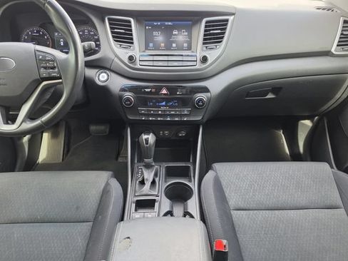 Used 2018 Hyundai Tucson Value FWD image 20
