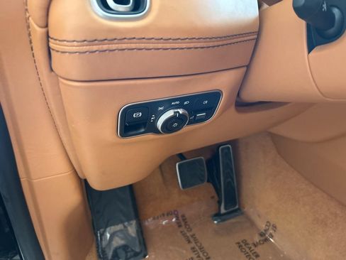 Used 2023 Aston Martin DBX AWD/4WD image 42