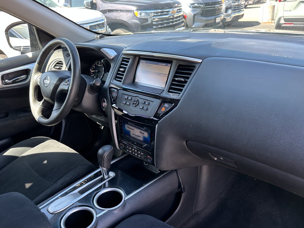 Used 2016 Nissan Pathfinder SV FWD image 12
