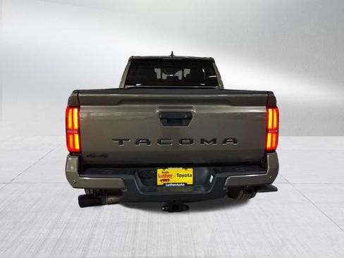 Used 2024 Toyota Tacoma TRD Sport w/ TRD Sport Premium Package AWD/4WD image 5