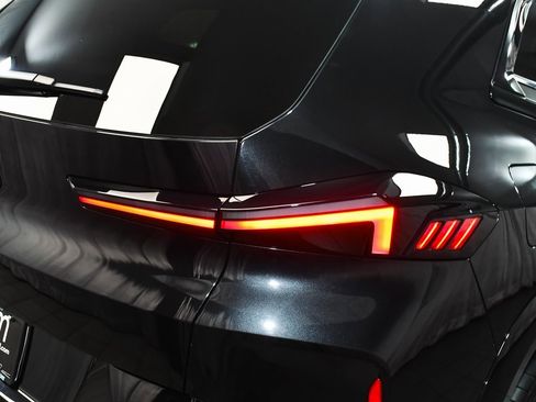 Used 2025 BMW XM image 93