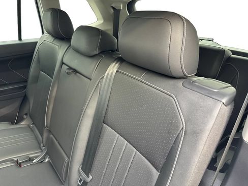 Used 2023 Volkswagen Tiguan SE w/ Panoramic Sunroof Package FWD image 33