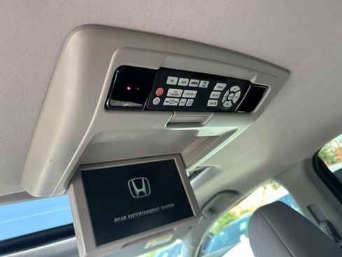 Used 2017 Honda Pilot Touring image 14
