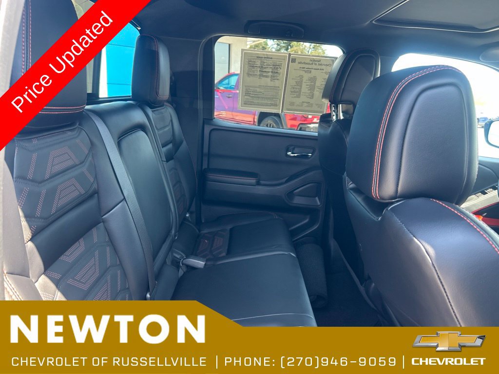 Used 2025 Nissan Frontier 2WD Crew Cab image 27