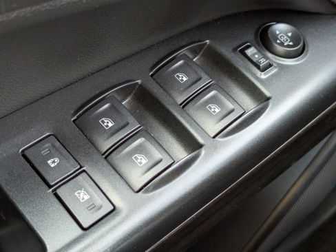 Certified 2016 GMC Canyon SLE w/ SLE Convenience Package image 23