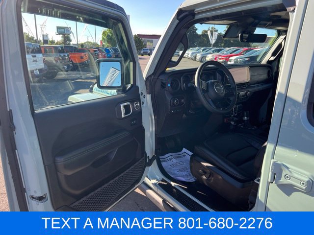 Used 2024 Jeep Wrangler Unlimited Rubicon 4xe AWD/4WD image 16