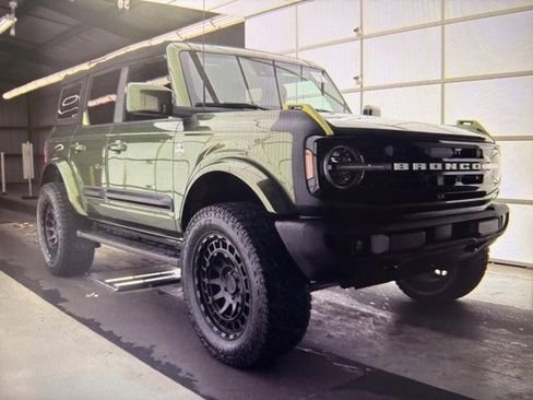 Used 2022 Ford Bronco Outer Banks image 1