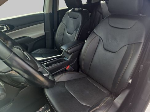 Used 2022 Jeep Compass Limited AWD/4WD image 17