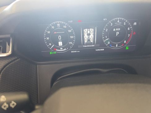 Used 2018 Land Rover Range Rover Velar R-Dynamic SE AWD/4WD image 14