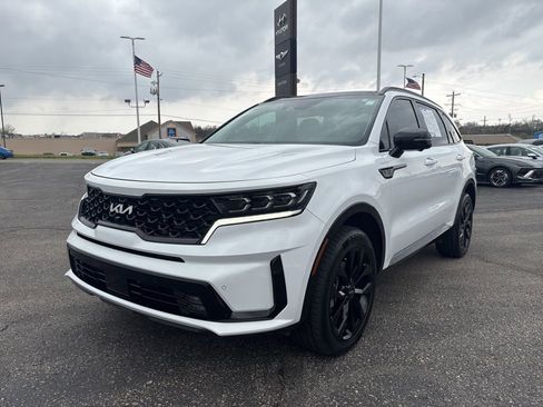 Used 2023 Kia Sorento SX image 1
