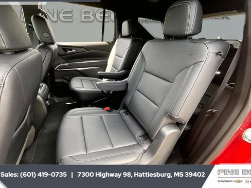 Used 2026 Chevrolet Traverse LT FWD image 19