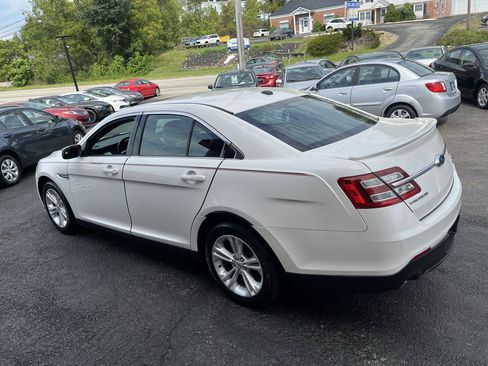 Used 2015 Ford Taurus SEL w/ Equipment Group 201A AWD/4WD image 9