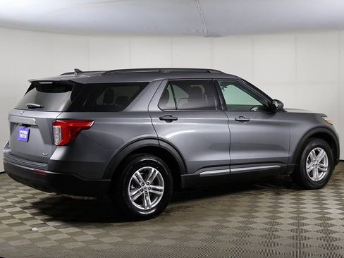 Used 2022 Ford Explorer XLT image 8