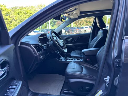 Used 2021 Jeep Cherokee Limited w/ Elite Package AWD/4WD image 15