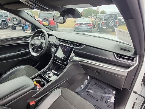 Certified 2023 Jeep Grand Cherokee L Altitude image 24