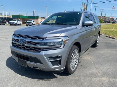 Used 2023 Ford Expedition Max Platinum AWD/4WD image 3