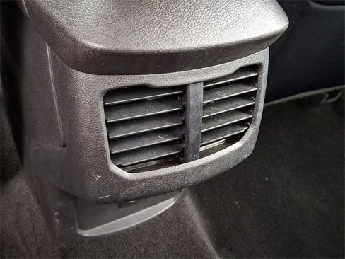 Used 2013 Ford Fusion SE image 16