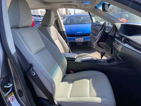 Used 2014 Lexus ES 350 w/ Premium Package FWD image 20