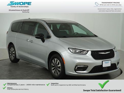 Used 2024 Chrysler Pacifica Limited FWD image 1
