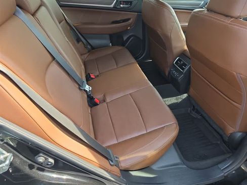 Used 2019 Subaru Outback 2.5i Touring AWD/4WD image 12