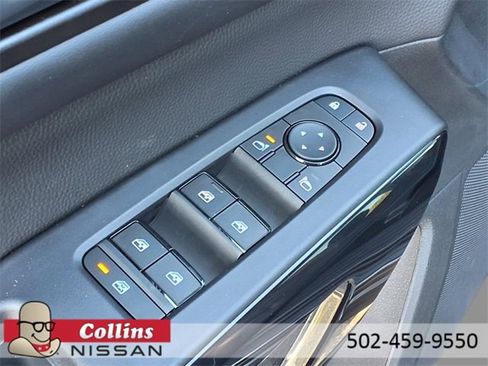 New 2025 Nissan Pathfinder SV image 15