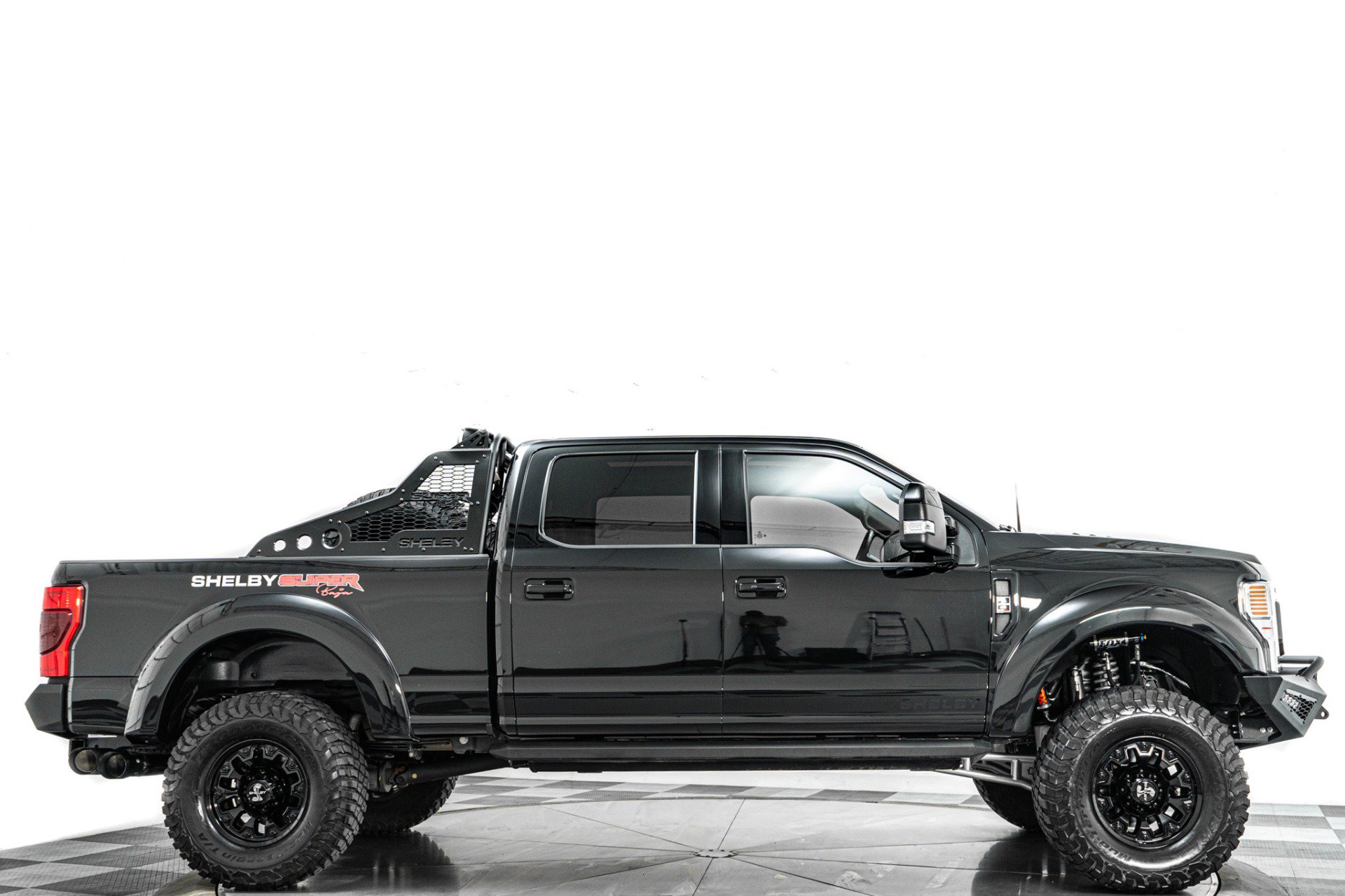 Used 2022 Ford F250 Lariat w/ Lariat Ultimate Package AWD/4WD image 2