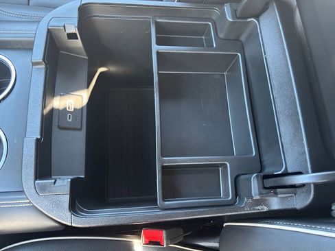 Used 2024 GMC Yukon SLT image 14