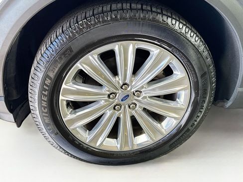 Used 2021 Ford Explorer Limited w/ Equipment Group 301A image 41