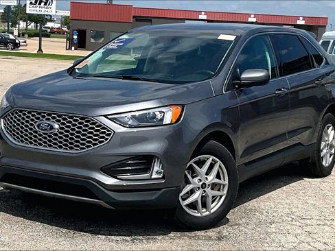 Used 2023 Ford Edge SE AWD/4WD image 7