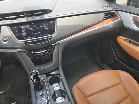 Used 2024 Cadillac XT5 Premium Luxury w/ Technology Package FWD image 17