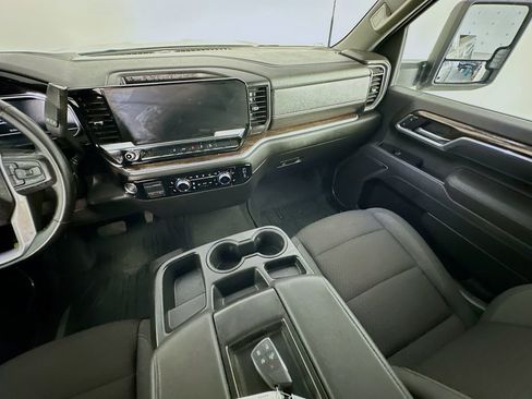 Used 2025 GMC Sierra 2500 SLE w/ SLE Value Package; AWD/4WD image 11