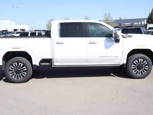 Certified 2024 GMC Sierra 3500 Denali Ultimate AWD/4WD image 8