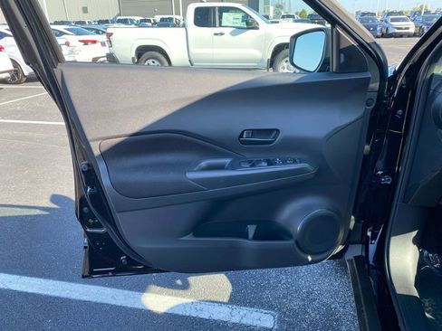 New 2025 Nissan Kicks Play S image 12