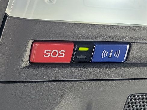 Used 2025 Subaru Crosstrek 2.5i Wilderness w/ Crosstrek Mirror Package image 15