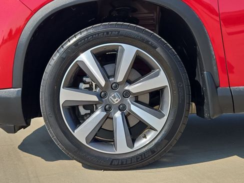 Used 2023 Honda Pilot Touring image 12