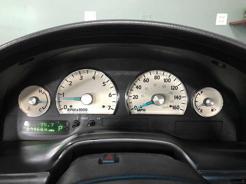 Used 2004 Ford Thunderbird RWD image 32