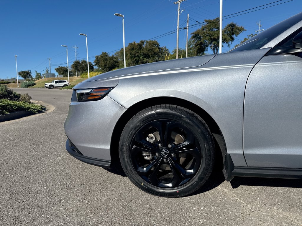 Used 2025 Honda Accord SE image 19