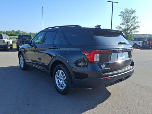 New 2026 Ford Explorer Active RWD image 5