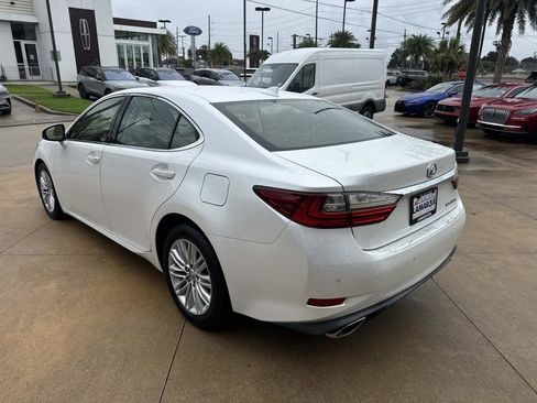 Used 2016 Lexus ES 350 w/ Premium Package w/Wood Trim FWD image 7