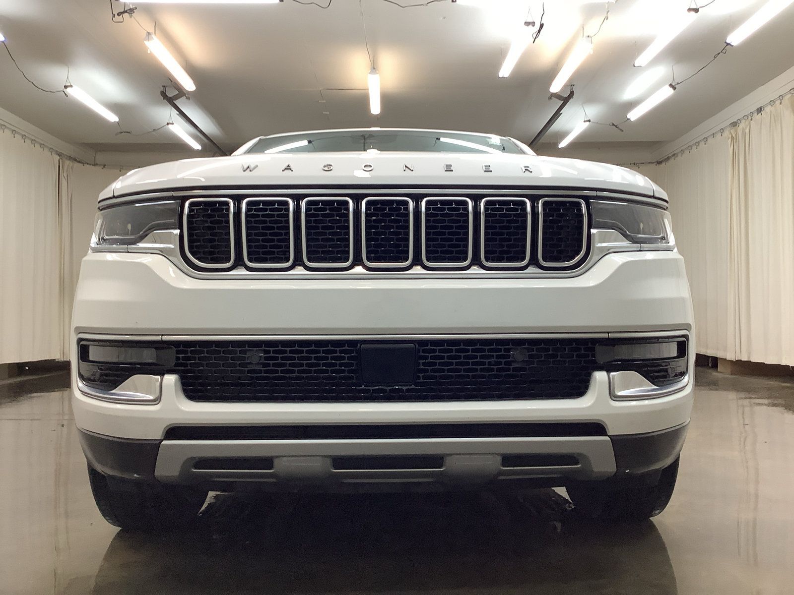 Used 2022 Jeep Wagoneer Series II AWD/4WD image 10