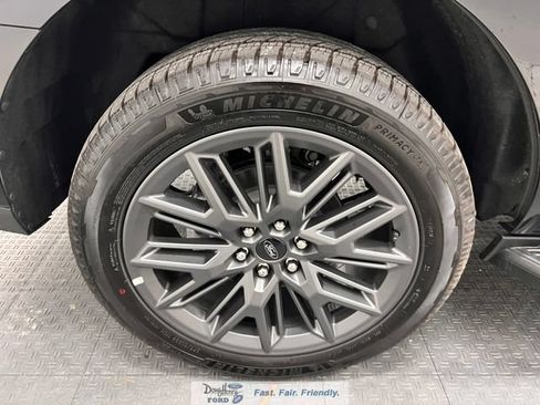New 2026 Ford Expedition Platinum w/ Stealth Appearance Package AWD/4WD image 15