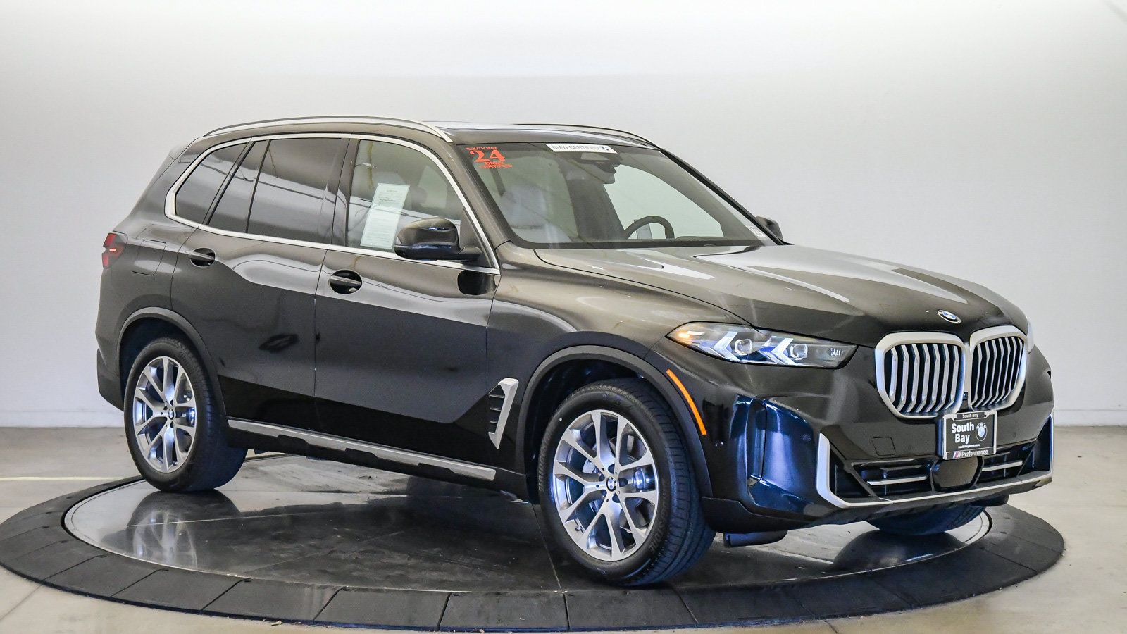 Used 2024 BMW X5 xDrive40i w/ Premium Package AWD/4WD image 6