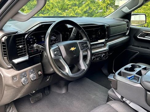 Used 2023 Chevrolet Silverado 1500 LT AWD/4WD image 8