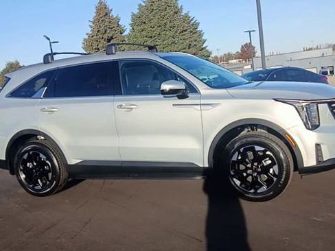 New 2026 Kia Sorento S image 4