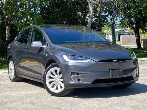 Used 2020 Tesla Model X Long Range AWD/4WD image 13